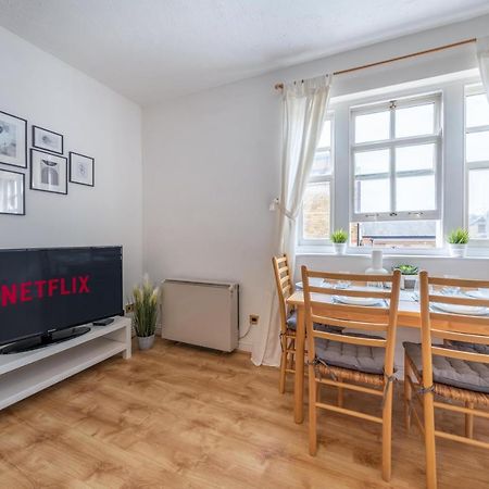 Stansted Airport & Bishops Stortford Town Centre Professional Apartment บิชอป สตอร์ทฟอร์ด ภายนอก รูปภาพ
