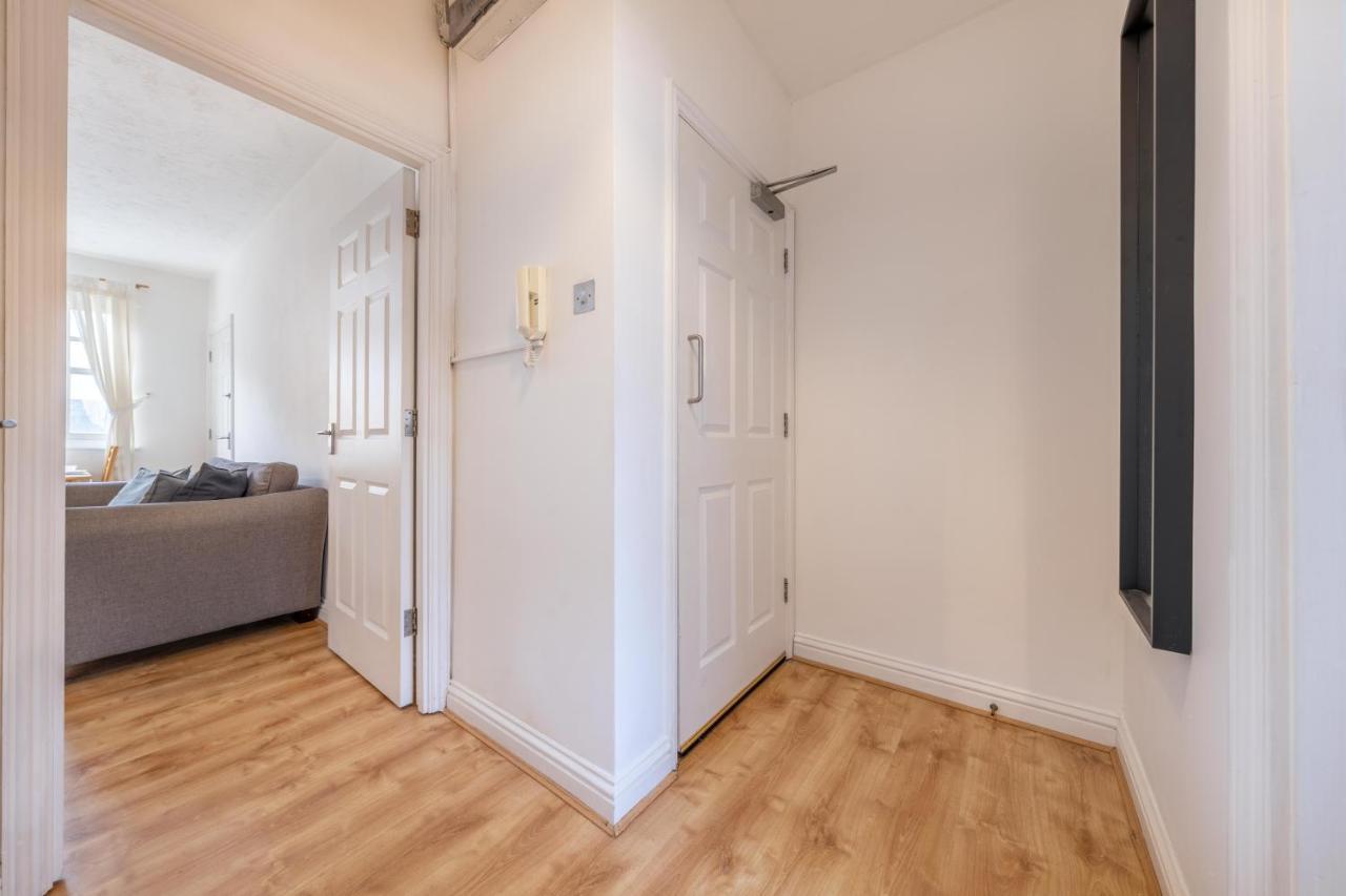 Stansted Airport & Bishops Stortford Town Centre Professional Apartment บิชอป สตอร์ทฟอร์ด ภายนอก รูปภาพ